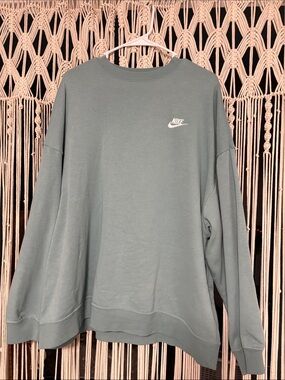 Nike Light Sage Green Pullover Sweatshirt